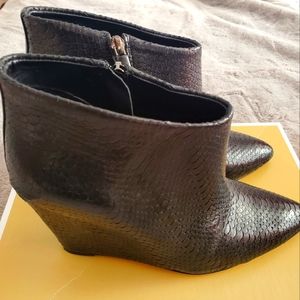 Bcbg leather booties